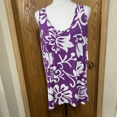 Purple razor back print tank top, View more