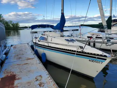 Je vends mon voilier Kelt 7.6 (26 pieds) en bonne condition. - 4.2 pieds de tirant d'eau, - moteur y...