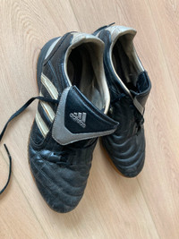 ADIDAS indoor soccer shoes M 10 1/2