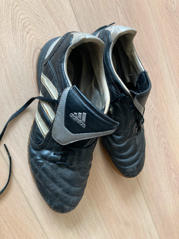 ADIDAS indoor soccer shoes M 10 1/2 in Soccer in Calgary