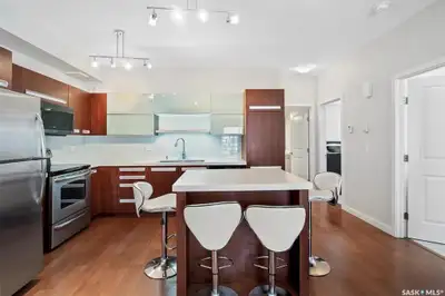2 Bedroom, 1 Bathroom furnished condo available for rent at $2000/month. Includes balcony, swimming...