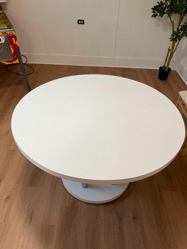 Retro 70s Kitchen Table in Dining Tables & Sets in City of Toronto