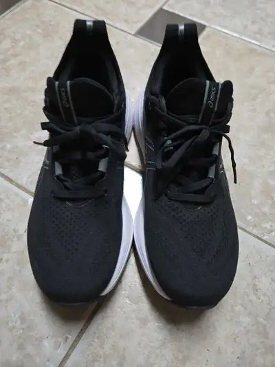 Asics Nimbus 26 - size 8, View more