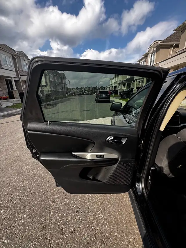 2015 Dodge Journey | 3rd Row Seating558834062826547207