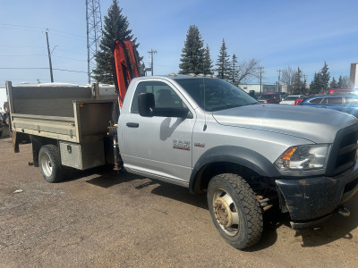 2014 Dodge Ram 5500 with picker and power tailgate 