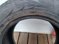 4 pneus d'hiver, marque Toyo. 215/60R16 95T