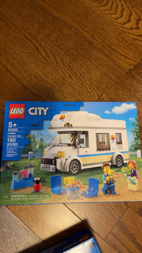 LEGO City Great Vehicles Holiday Camper Van 60283  *NEW*