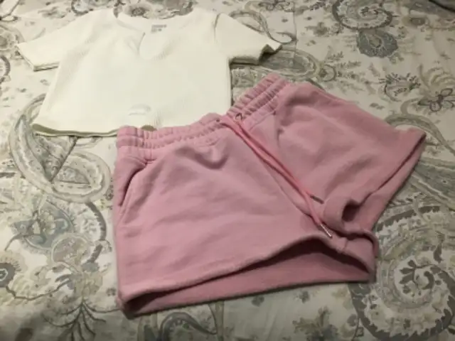 Teen girls clothing size Small in Kids & Youth in Barrie - Image 5