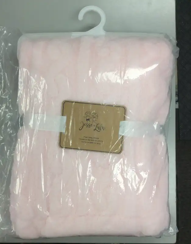 JESSE & LULU'S  PLUSH BABY BLANKET in Bathing & Changing in City of Toronto - Image 2