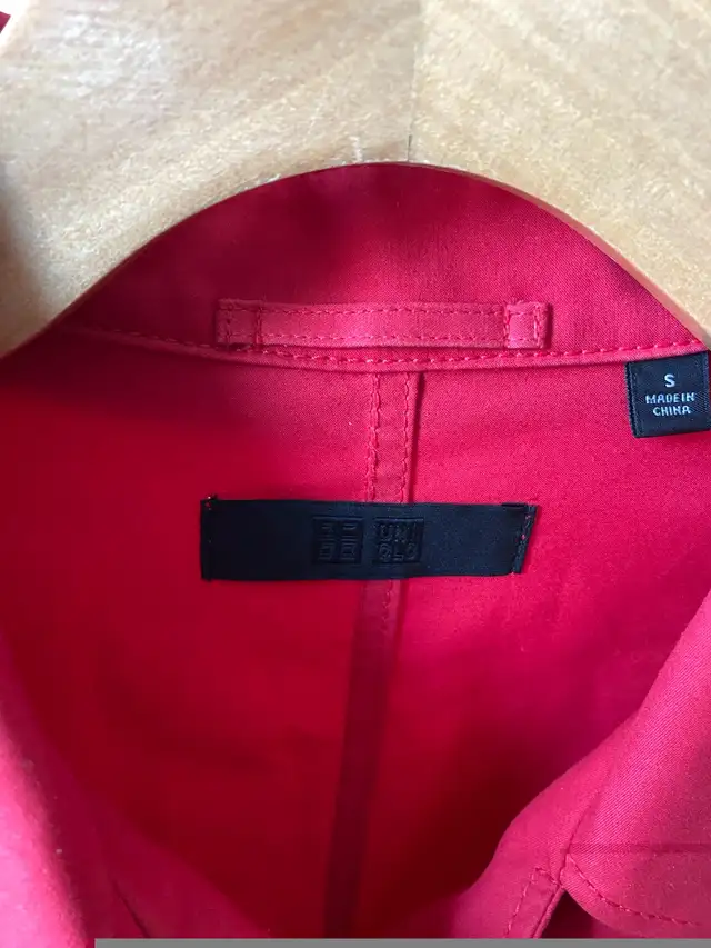 Manteau rouge léger Uniqlo - S in Women's - Tops & Outerwear in City of Montréal - Image 7