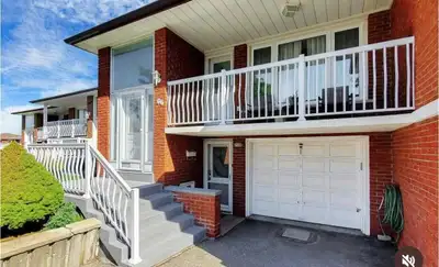 * Two Bed room share for Rent * house(walkout) main intersection Islington and Steeles ave 66 Cabana...
