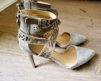 Womans suede heels size 7.5
