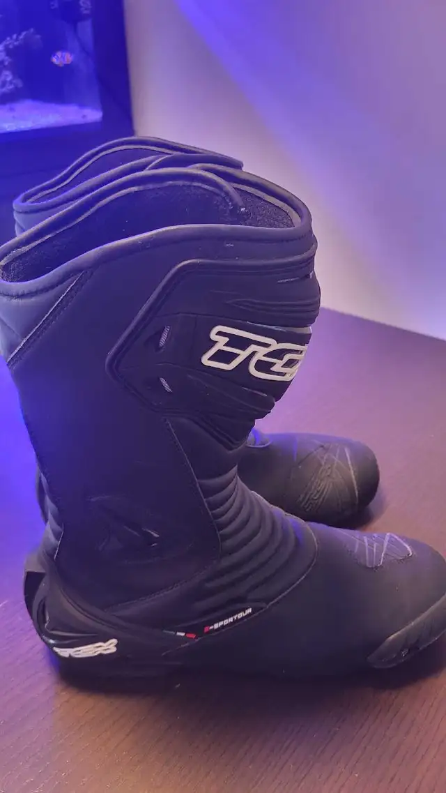 TCX Sportour Motorcycle Boots in Motorcycle Parts & Accessories in Ottawa - Image 3