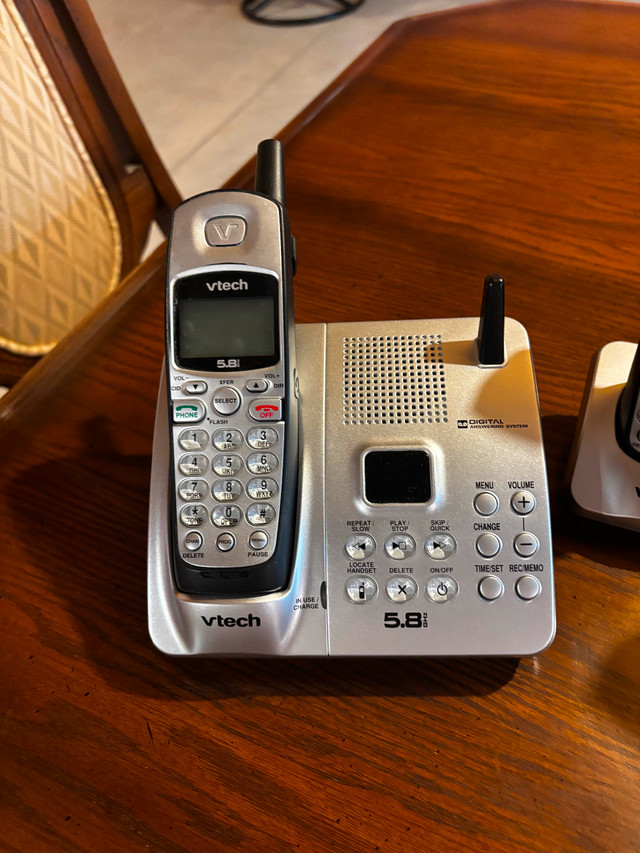 V-Tech 3 Handset Cordless Phone Asking $45 in Home Phones & Answering Machines in St. Catharines - Image 2