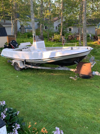 Boston Whaler 18' Boat