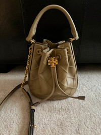 Authentic Tory Burch small Fleming soft bucket bag