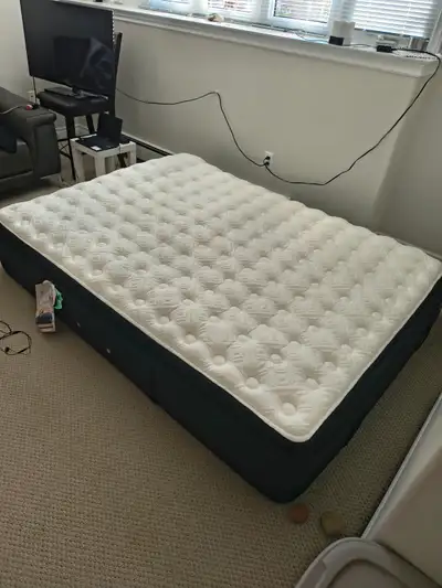 Stearns and Foster Lakeridge Queen Mattress, View more