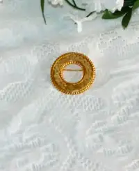 Vintage Gold Tone Circle Brooch Jewellery Fashion Gift Idea