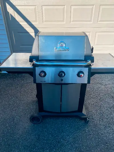 BBQ for sale asking 400 or best offer. All burners work, electric igniter, and cover