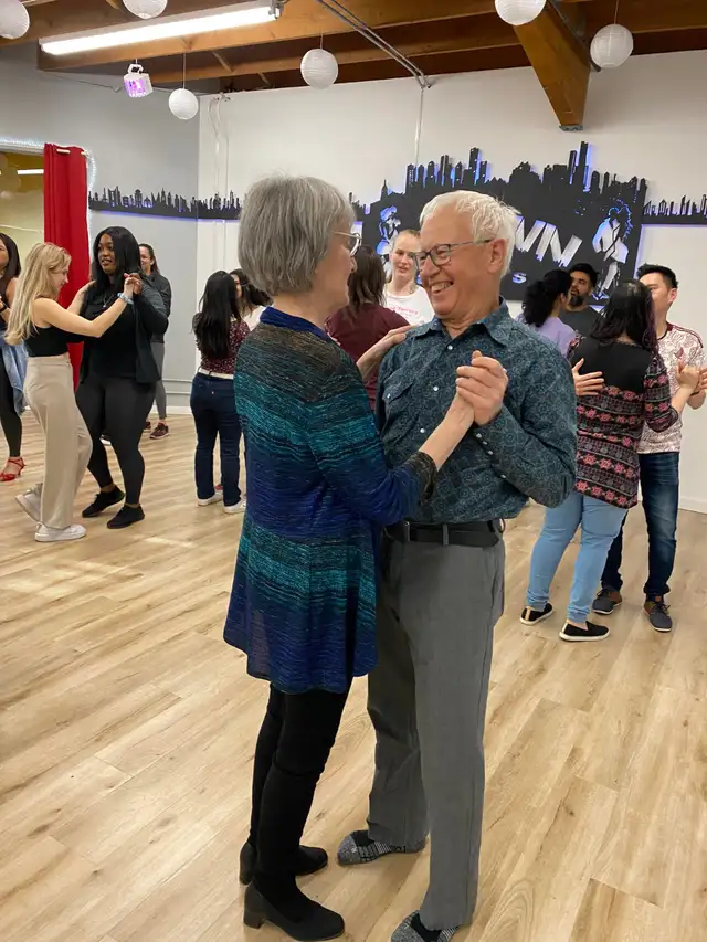 SALSA & BACHATA LATIN COMBO FOR BEGINNERS548411208976967686