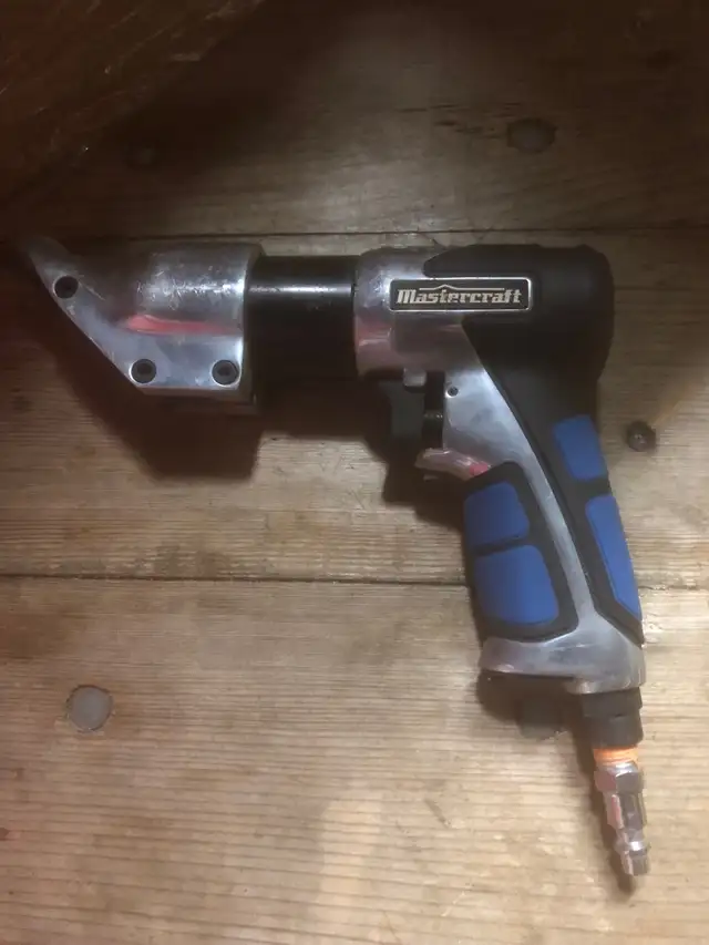 Mastercraft Air powered shear in Power Tools in Oakville / Halton Region - Image 2