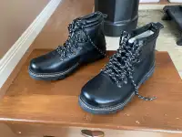 Brand new ALPINETEK winter Boots, size 12