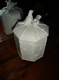 Chinoiserie-style White Ceramic Cookie Jar Birds & Bamboo
