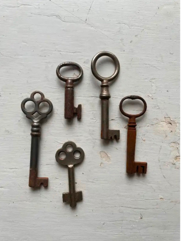 Skeleton keys. Antique keys. in Arts & Collectibles in Markham / York Region