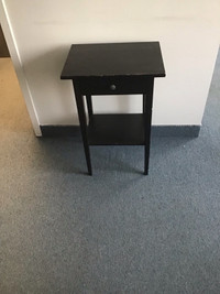 Table d’appoint ou petit bureau avec tiroir et tablette Ikea