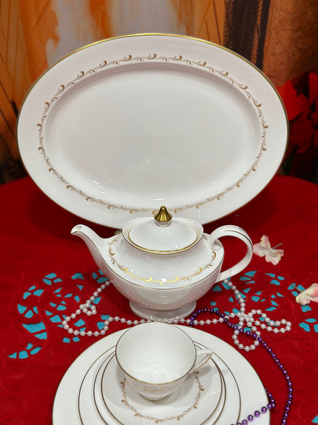Vintage discontinued English Bone China Royal Doulton Rondo dinn in Kitchen & Dining Wares in Charlottetown - Image 4