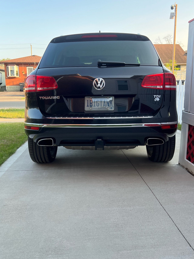 PENDING - 2015 Volkswagen Touareg TDI Execline in Cars & Trucks in Thunder Bay - Image 4