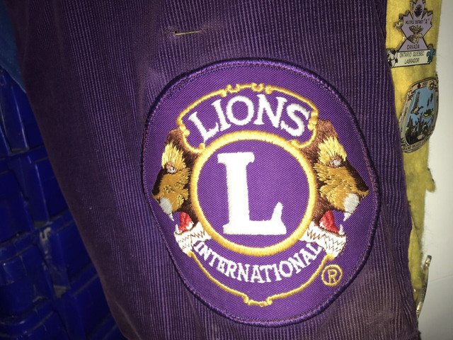 2 LIONS INTERNATIONAL / K of C VESTS FULL OF PINS AND BADGES in Arts & Collectibles in Mississauga / Peel Region - Image 4