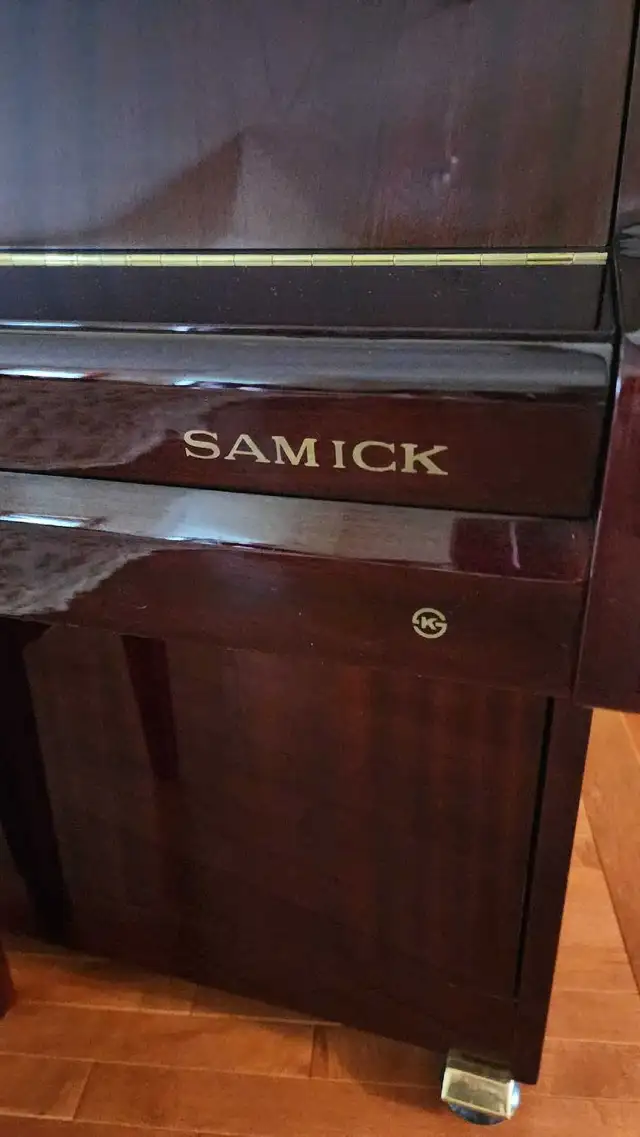 PIANO (samick) in Pianos & Keyboards in Laval / North Shore - Image 3