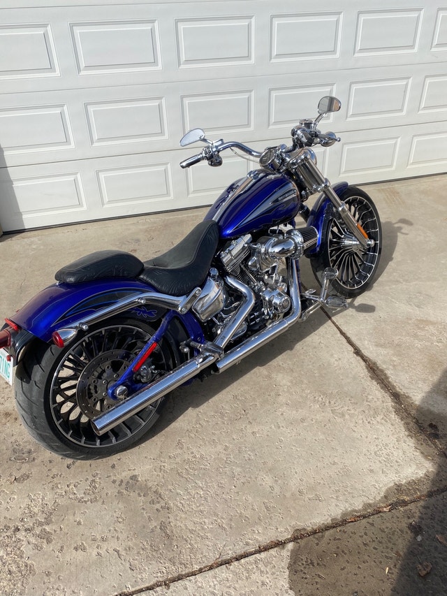 2014 Harley Davidson fxsbse cvo Breakout. Street, Cruisers & Choppers