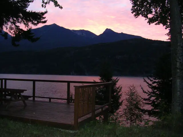 Kootenai Hideaway Kaslo in British Columbia in Canada - Image 11