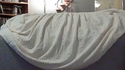 I HAVE 4 BEAUTIFUL COUCH COVERS IN A LIGHT BEIGE FITS ALL , GIVE YOUR COUCH AN AMAZING NEW LOOK ! JU...