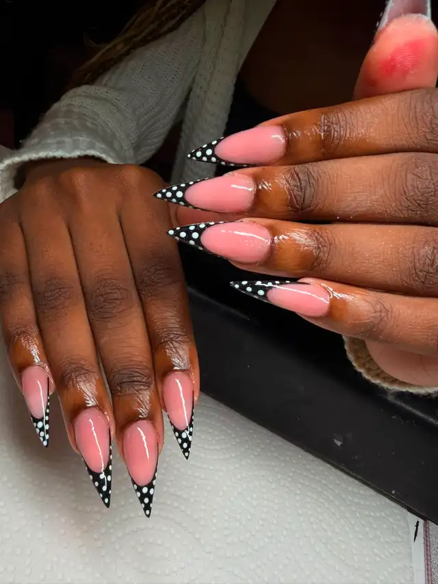 Nail Service on Promotion588731574220247041