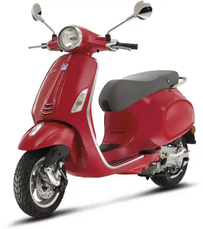 Vespa 2019 (50cc) 6,075kM. pas d’accident Avec casque. Appelle Carmela 514 795-6980