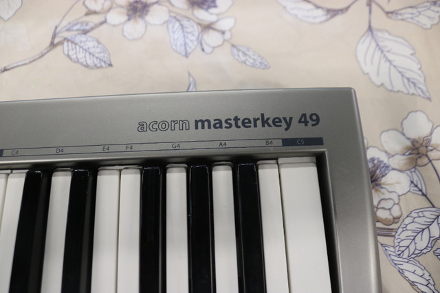 Acorn Masterkey 49 - USB MIDI Controller (# 38233) in Pro Audio & Recording Equipment in City of Halifax - Image 4