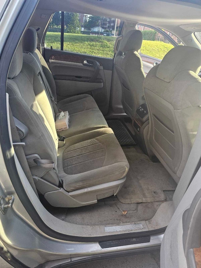 2008 buick enclave — photo 4