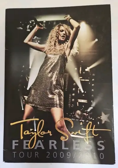 Rare and hard to find, this item is the perfect addition to any swiftie’s collection. In great condi...