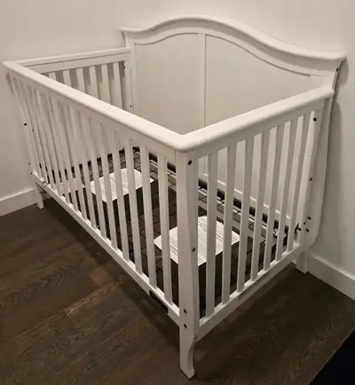 -4-in-1 convertible crib converts from a crib, into a toddler bed, day bed and a full-size bed with...