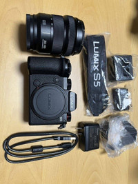 Panasonic Lumix S5 Standard Zoom Lens Kit Dc-S5K