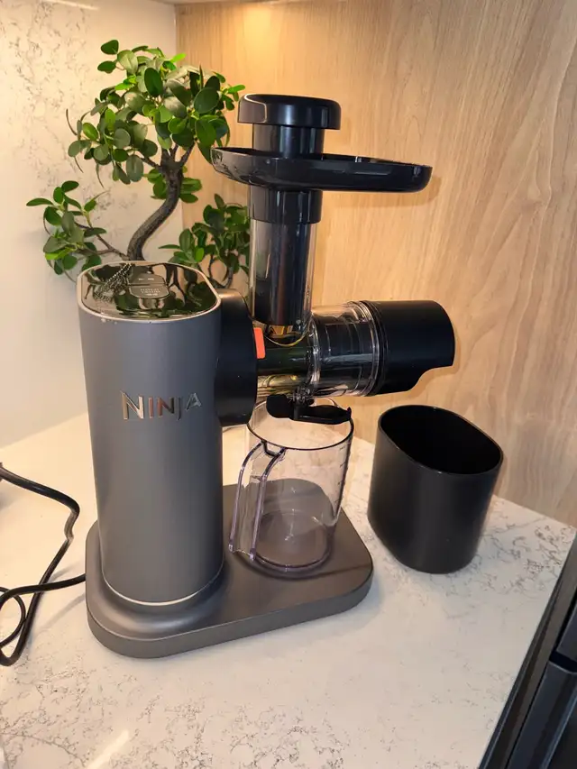 FOR SALE: Ninja JC151C Cold Press Juicer – Compact Slow Juicer in Processors, Blenders & Juicers in Cambridge - Image 5