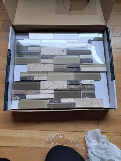 Golden Select tile, View more