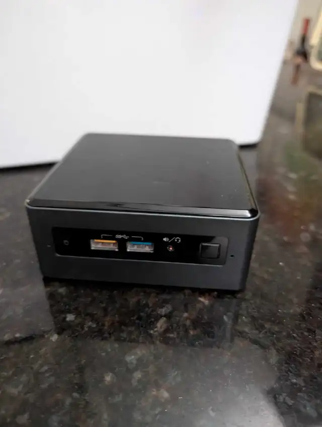 Intel NUC mini pc in Desktop Computers in City of Toronto - Image 2