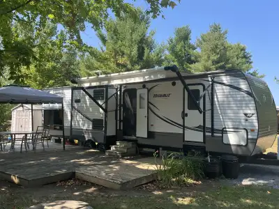 Great condition RV 2016 with 3 slides, kitchen island, bunkhouse with 3 bunks and lots of storage, o...
