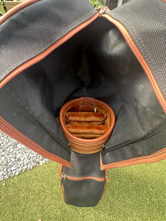 Vintage Daiwa Golf Bag in Golf in Edmonton - Image 5