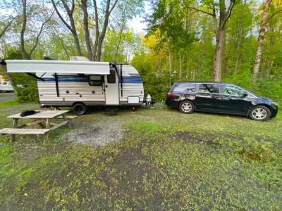 À VENDRE 21,900$: Roulotte Avenger 16BH 2022 Roulotte légère, idéale pour passer du bon temps en fam...