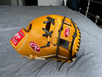 Rawlings Heart of the Hide (HOH) 11.5” baseball glove
